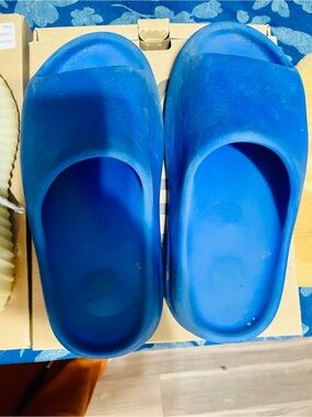 Yeezy Kids Blue Foam Slide Sandals